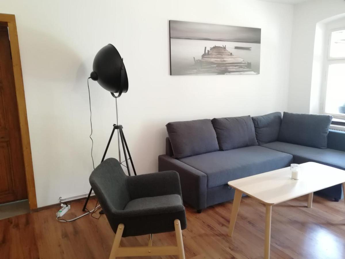 Kleine Galerie Apartment Fuer 3 Mit Kueche Kamin Netflix Parken Und Hofladen Steinhofel Eksteriør billede